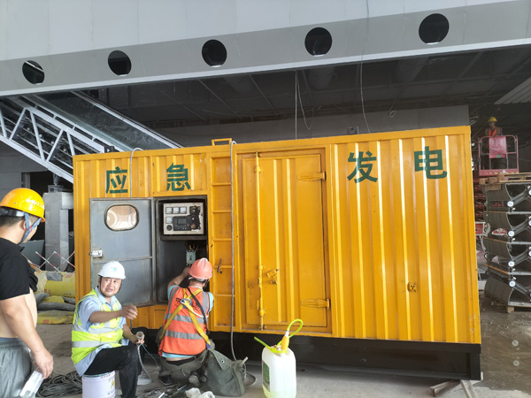 瓜州怎样判断空气滤清器是否需要更换？